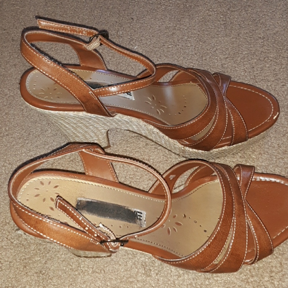 American eagle tan kool shoes #470
